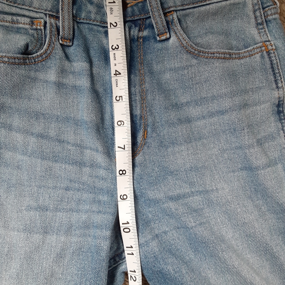 Hollister Ultra High-Rise Mom Jean